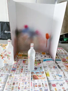 Tri-fold board spray booth