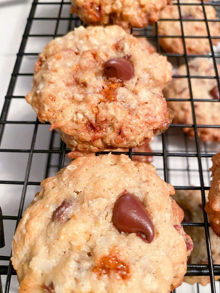 bacon chocolate chip cookies on cooling rack